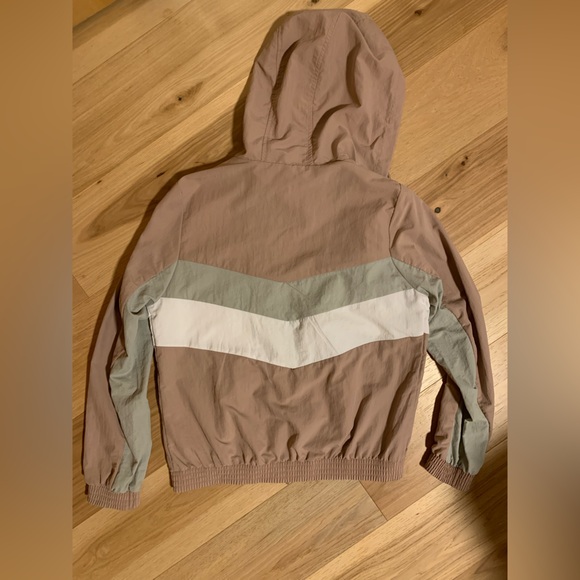 Hooded shell / windbreaker jacket. Brand new without tags - Picture 2 of 2